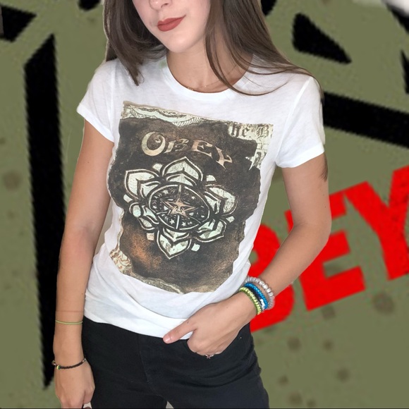 OBEY T-SHIRT. 😮 - Picture 2 of 4
